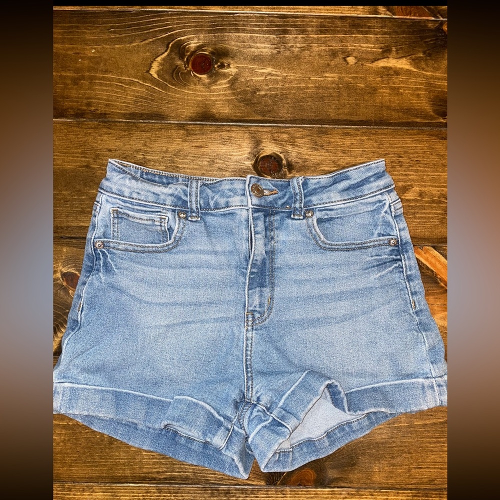 American Eagle size 0 woman’s blue shorts!
